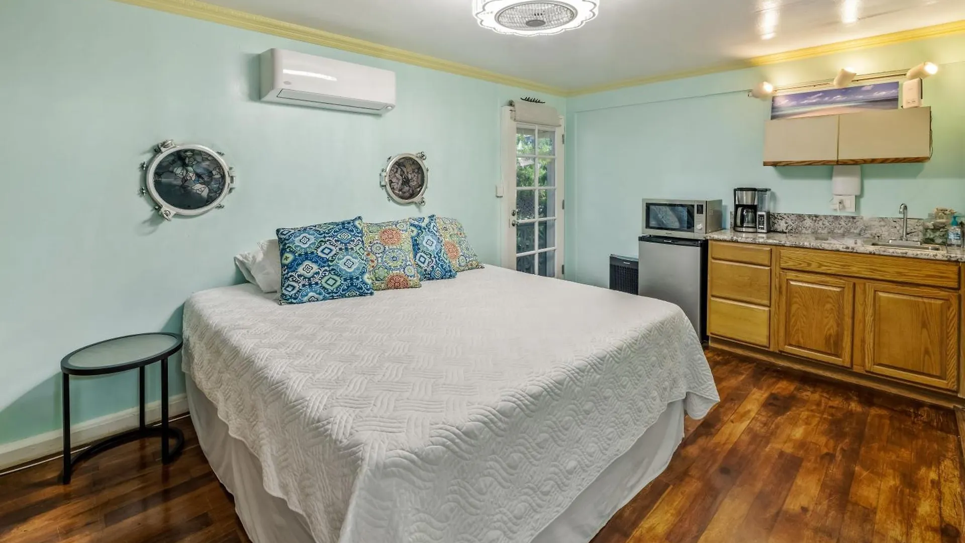 Ethereal Hawaii Beachfront Estate: Private Beach, Jacuzzis & Film Site Punaluu United States