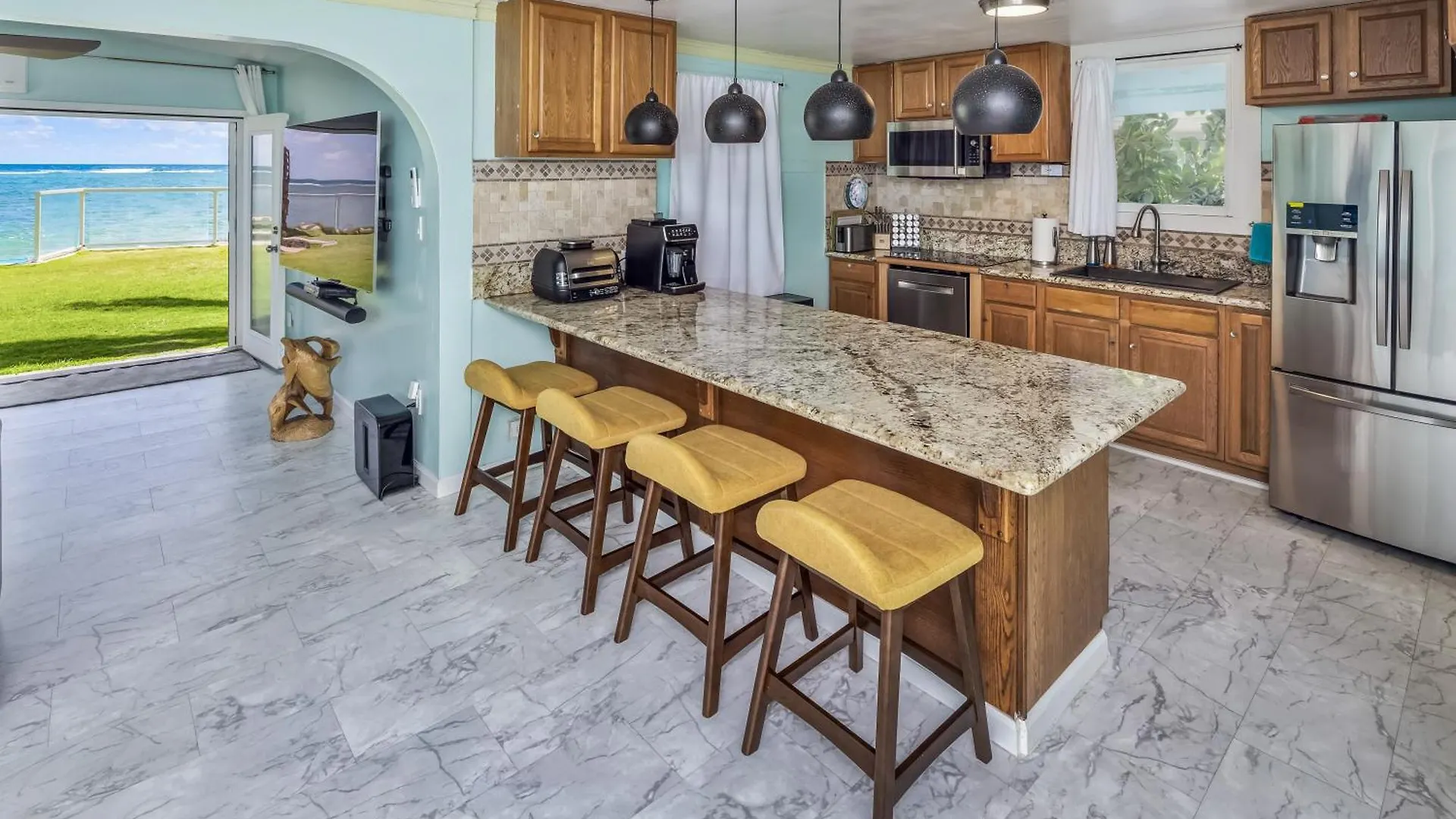 Ethereal Hawaii Beachfront Estate: Private Beach, Jacuzzis & Film Site Punaluu