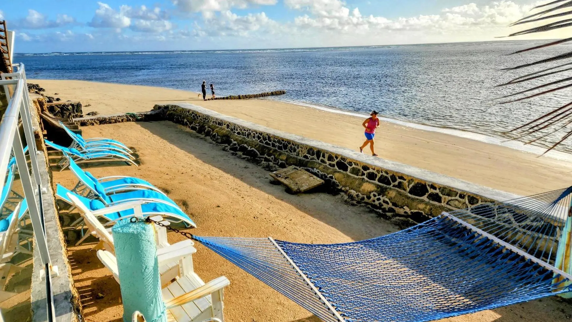 Ethereal Hawaii Beachfront Estate: Private Beach, Jacuzzis & Film Site Punaluu Villa