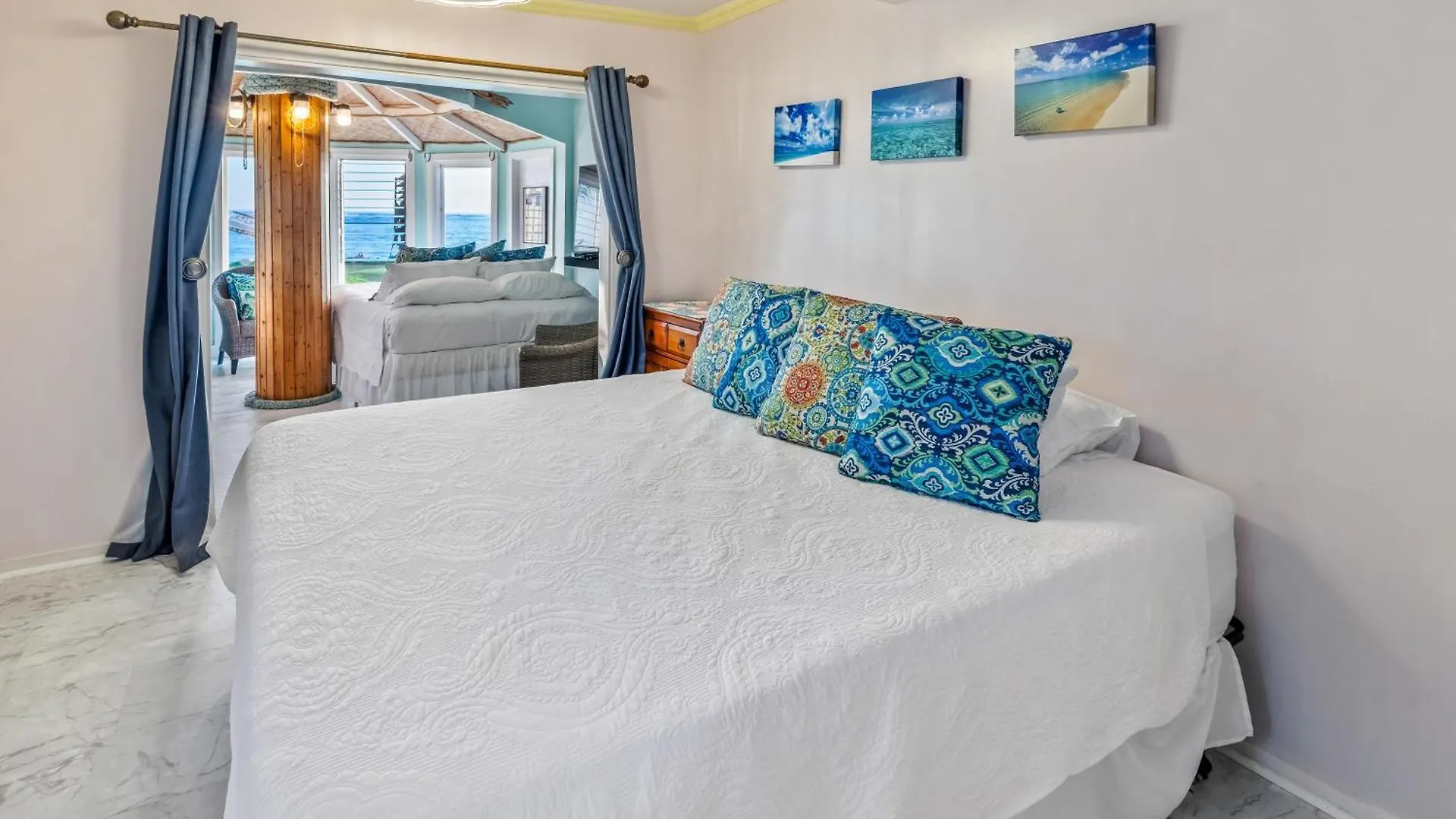 Corner Luxury Ethereal Hawaii Beachfront Estate For Monthly Rental With Private Beach & 3 Beachfront Jacuzzis & Snorkeling Reef & Jurassic Park Film Site Punaluu 0*,  Amerikai Egyesült Államok
